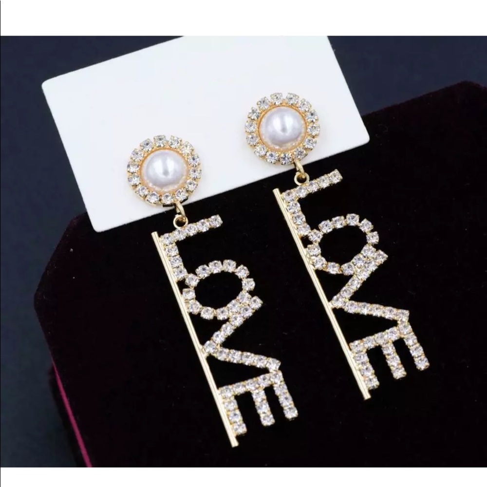 Cute Pearl “LOVE” Earrings